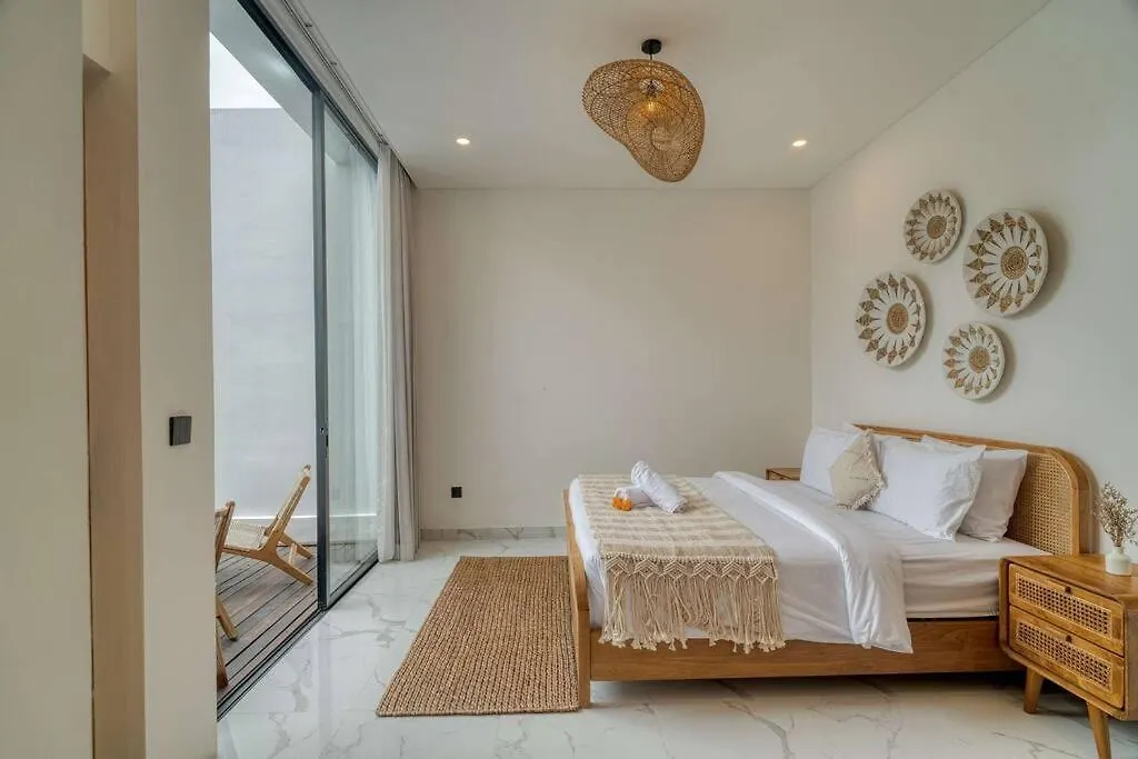 Villa Ladybird 1Br Brand New Villa In Kerobokan